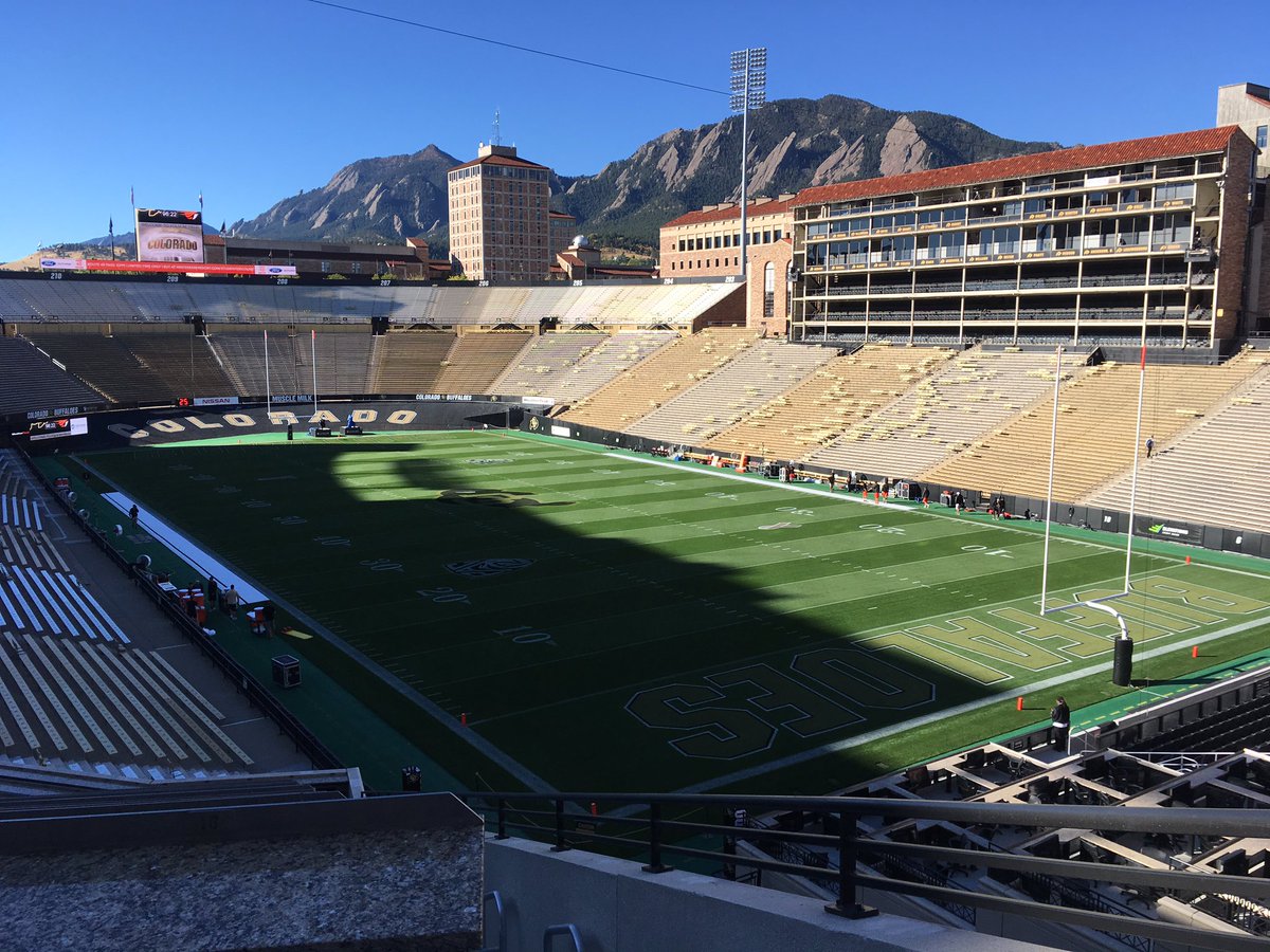 CUBuffsTurf's tweet photo. Is there a better view in college sports? RT if u think so. #GoBuffs #TheRise @CUBuffsGameday @cubuffs @RunRalphieRun #BuffBlizzard https://t.co/wFRhGuXhd9