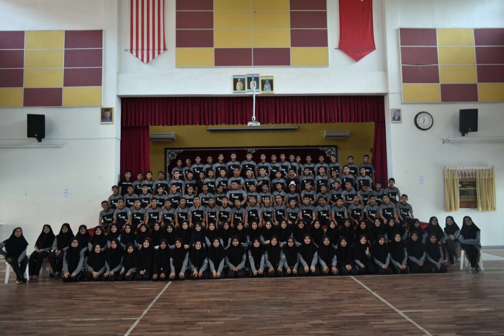 adibdanialll's tweet photo. kdng2 kita jtuh dlm kegagalan tpi dgn kegagalan itulah yg buat kita jatuh dlm kejayaan❤️💛💚
#glguys
#xancrobersatupadu https://t.co/IWtHmDJTT7