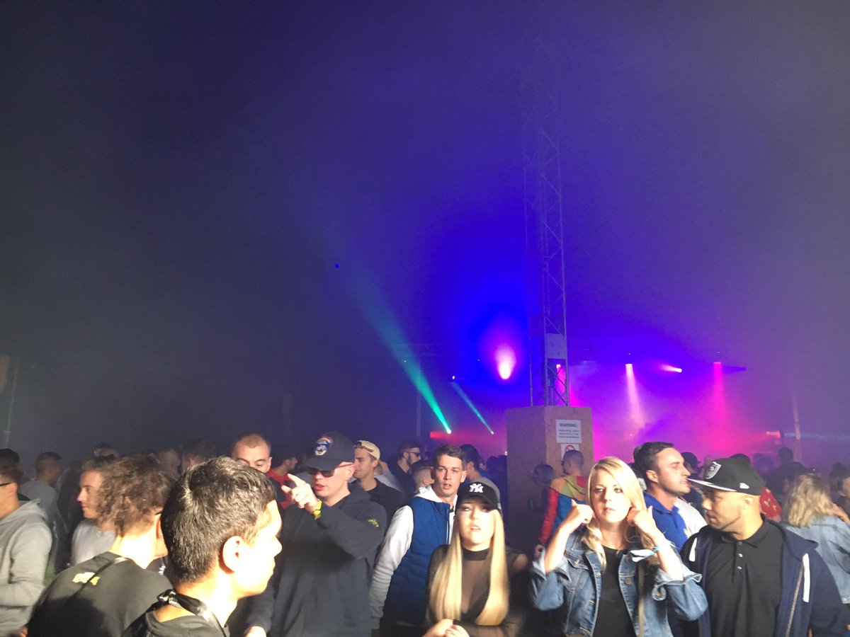 SlickStaff's tweet photo. The team are #onfire at @CircleFestival today! #workhardplayhard https://t.co/GGXDAB2HDo