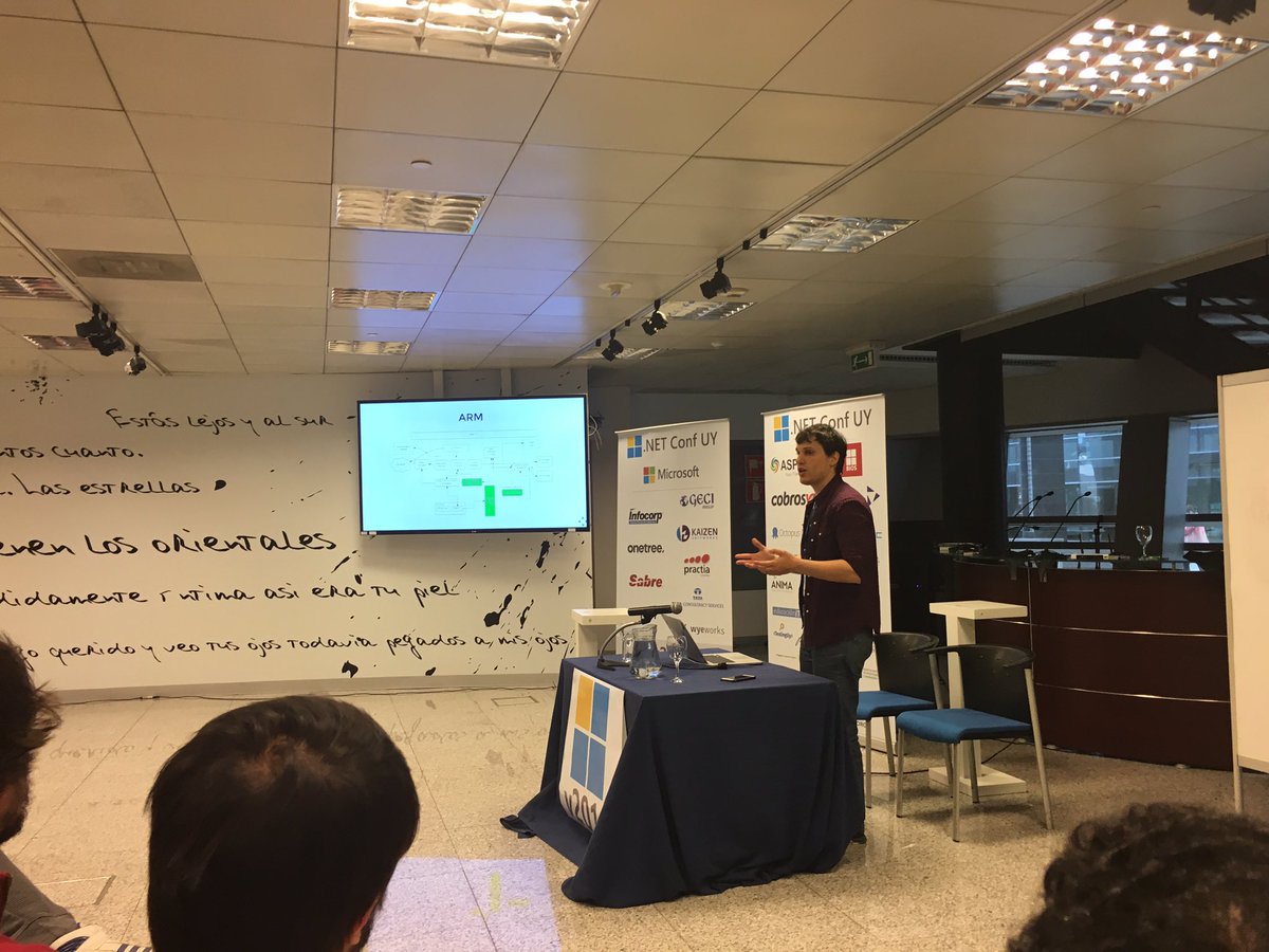 JoseSahad's tweet photo. @marianodvazquez usando #AnypointRuntimeManager como ejemplo de #microservices @NETConfUY @MuleysBA https://t.co/gSjYyARotf