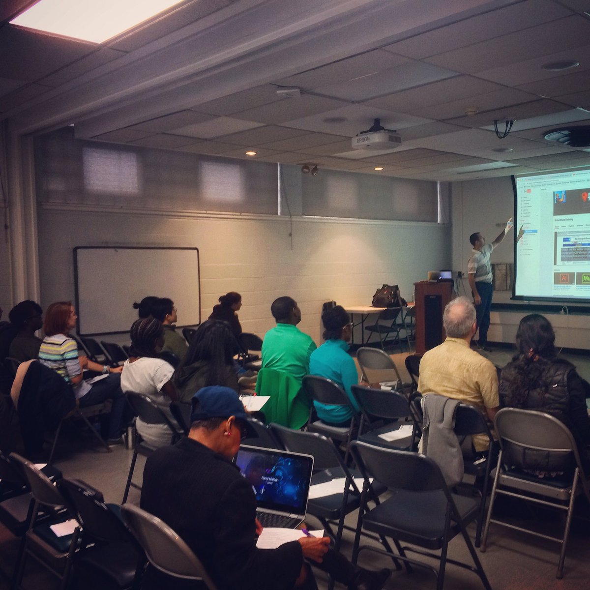 aigabaltimore's tweet photo. How can you utilize @Adobe CC mobile apps in your lives? @AskBrianWood explains how at #biw2016 #aiga #baltimore https://t.co/QAU2eUPH2d