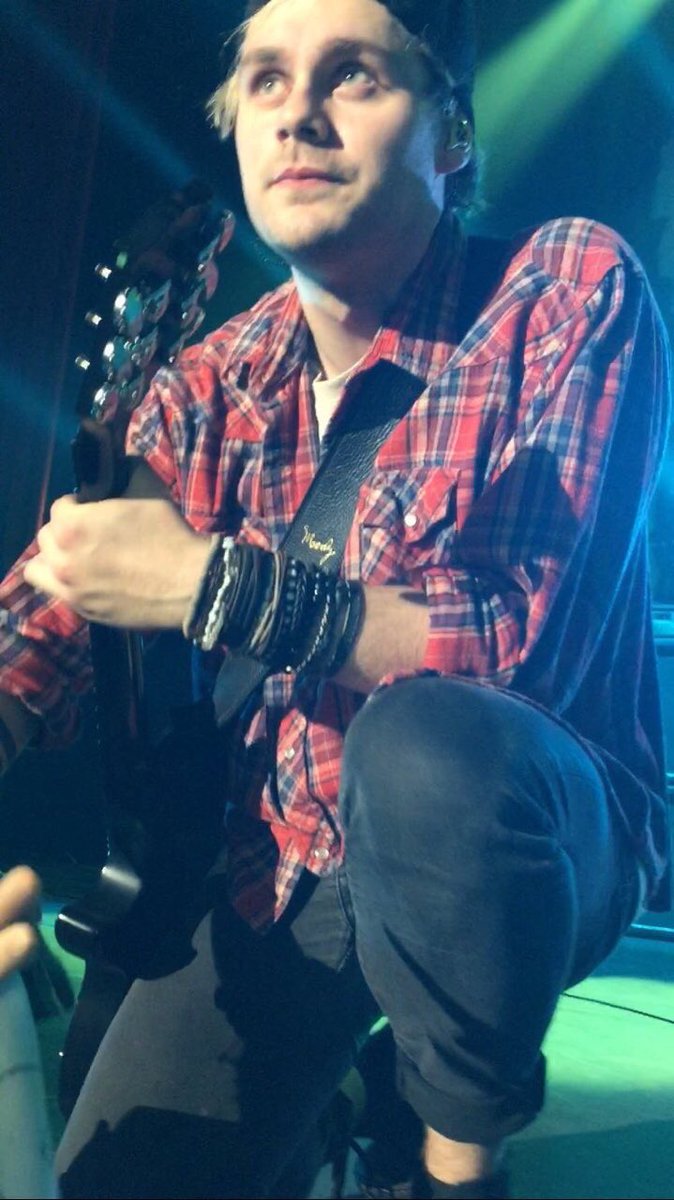 Look at him 😍😍😍