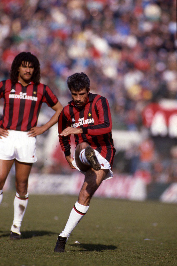 SmartSportIT's tweet photo. Quattro grandi campioni, quattro #EroidelCalcio. Trovi anche loro al @PortoAnticoGe nella grande mostra sul football. @ilsecoloxix @Telenord https://t.co/M3Z6Ybllgo