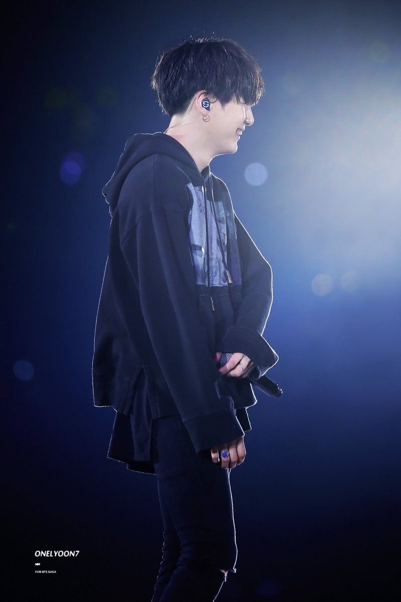SUGA_th's tweet photo. [HQ] 161001 SUGA - Busan One Asia Festival (cr.OnelYoon7) https://t.co/3OmUKfLst8