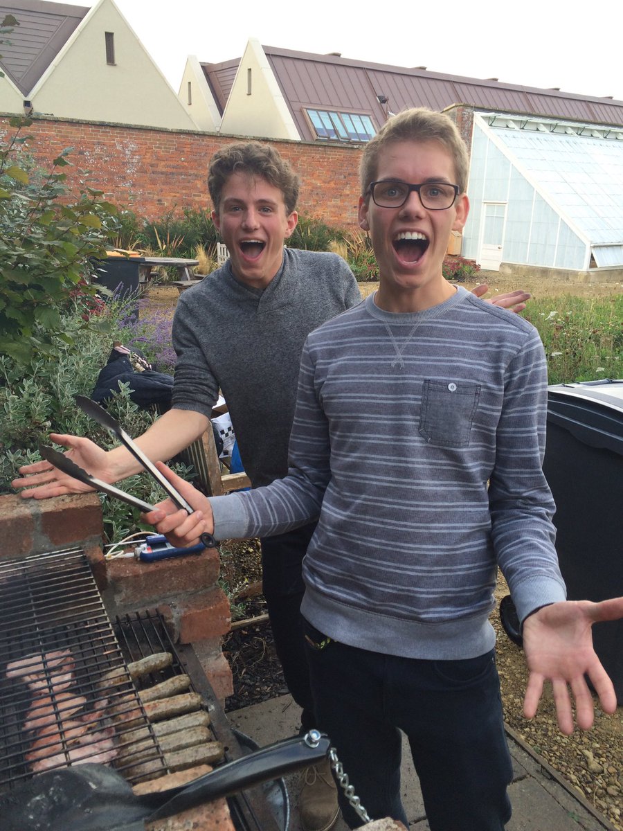 spa_cu's tweet photo. Come up to the walled garden for a free BBQ! #BSCU #Bathspacu #cunews @bathspasu https://t.co/Ncxbq6r1nL
