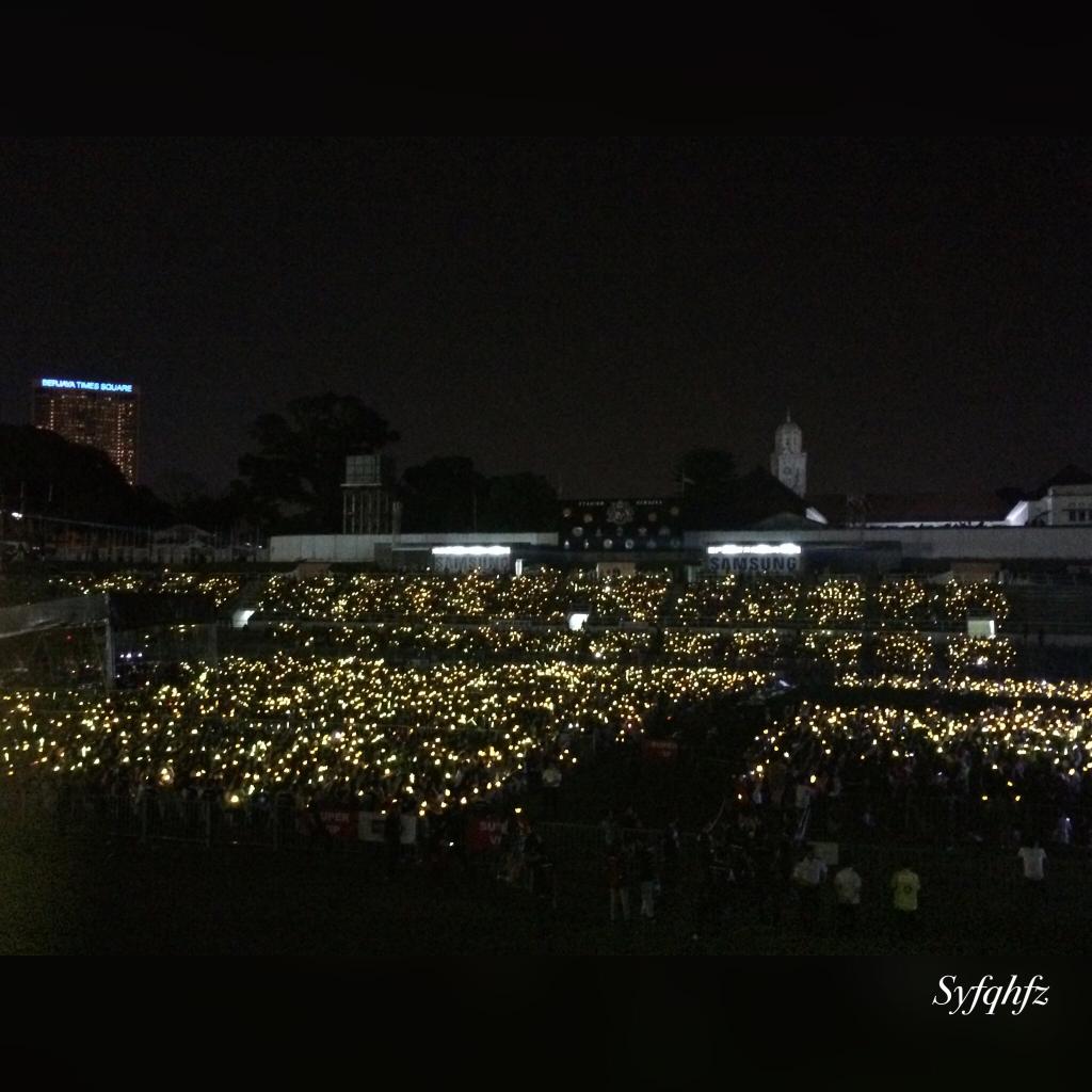 fluffyddeok's tweet photo. [PICT] 161001 #VIPMY Yellow Ocean # at #MADEVIPTOURinMY in Stadium Merdeka, Kuala Lumpur, Malaysia ©Syfqhfz 

#BIGBANGinKL https://t.co/kp0PQdauxH