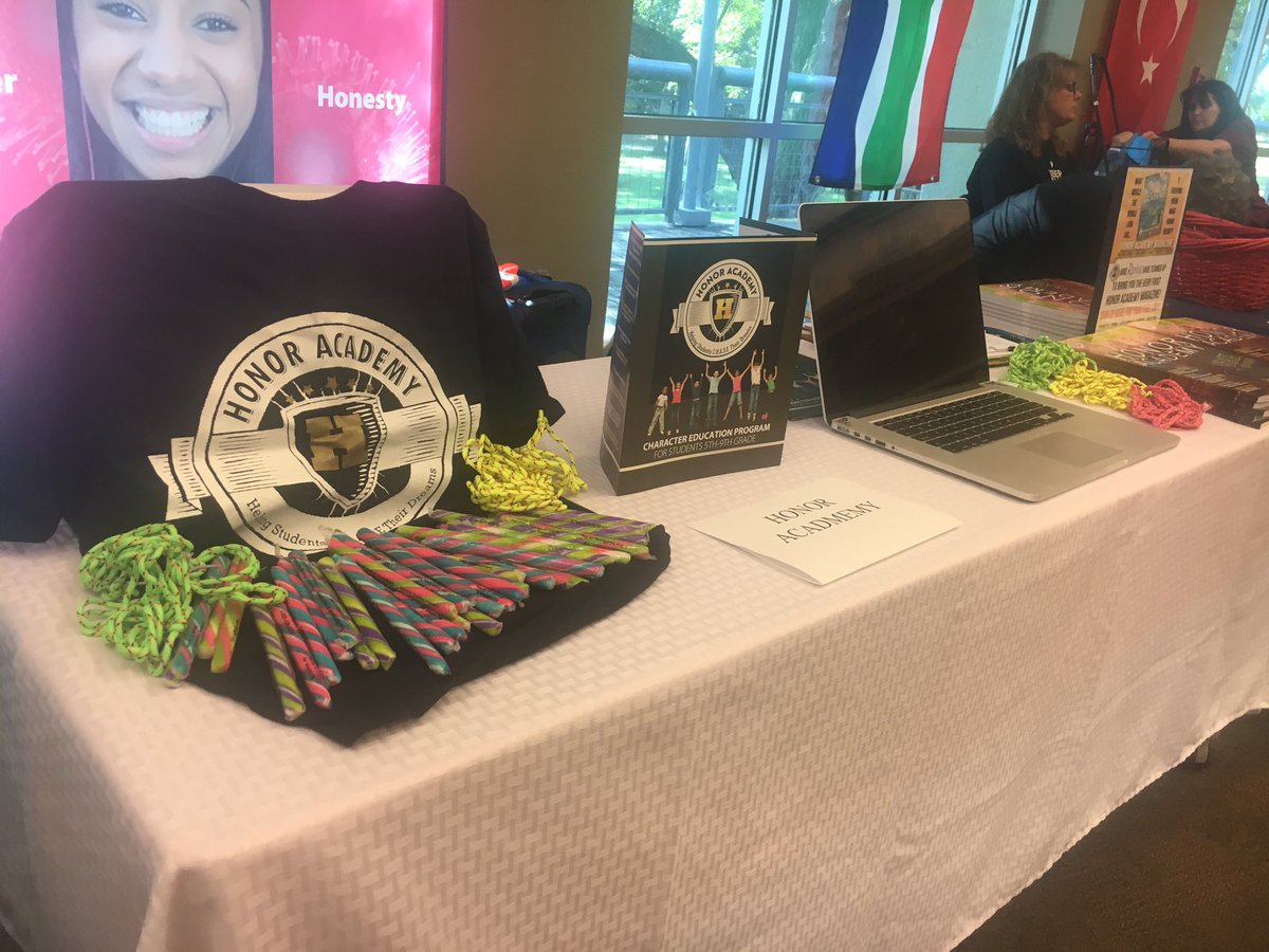 HonorAcad's tweet photo. Stop and see us at #RowlettPARD with @HonorAcad  @TheMenofHonor  @HonorAcad https://t.co/7rCUKuvUc4