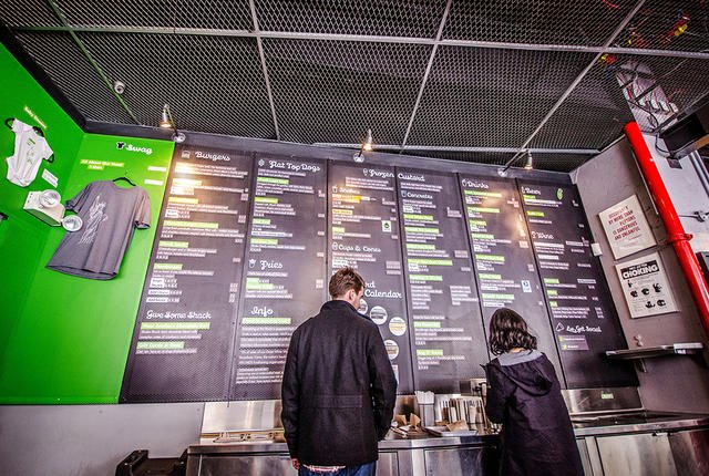EasyITCommunity's tweet photo. mental_floss: 8 Psychological Tricks of Restaurant Menus — https://t.co/YKK8cT13bN https://t.co/Aqe2LvgoNY
