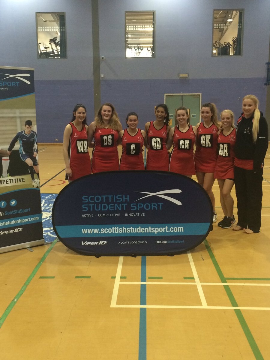 SSNetball's tweet photo. 3rd place went to @UoDNetballClub & losing out to 1st place by only a goal @GUSANetball came 2nd #SSSNetball https://t.co/lMAAT4Iq3y
