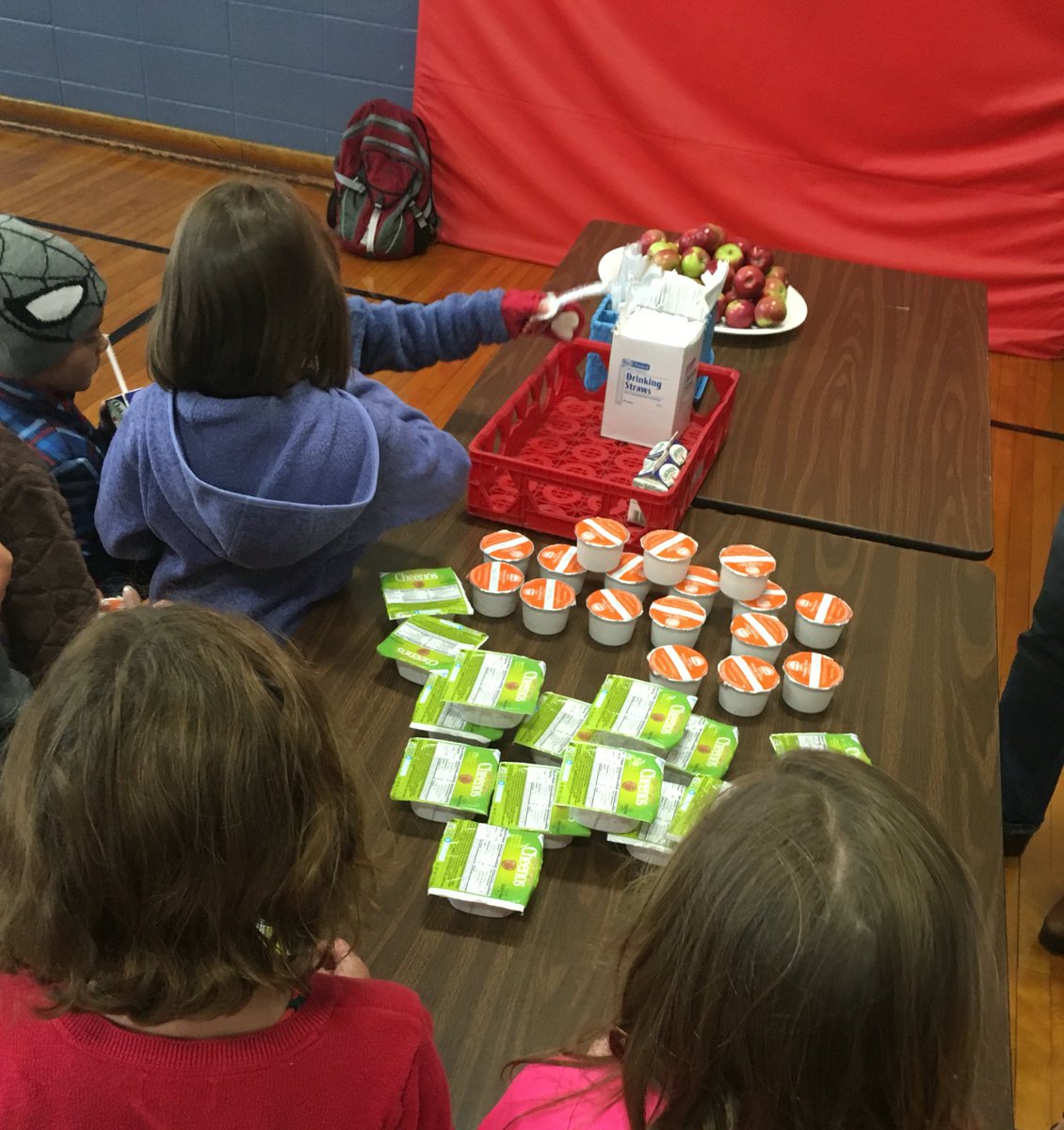 PeaksIslandES's tweet photo. Pre-kick-off day of school-provided food and reflection!! #CleanPlate here we come! #healthyfood #PBL #PIESRising https://t.co/pEtOucf4Jt