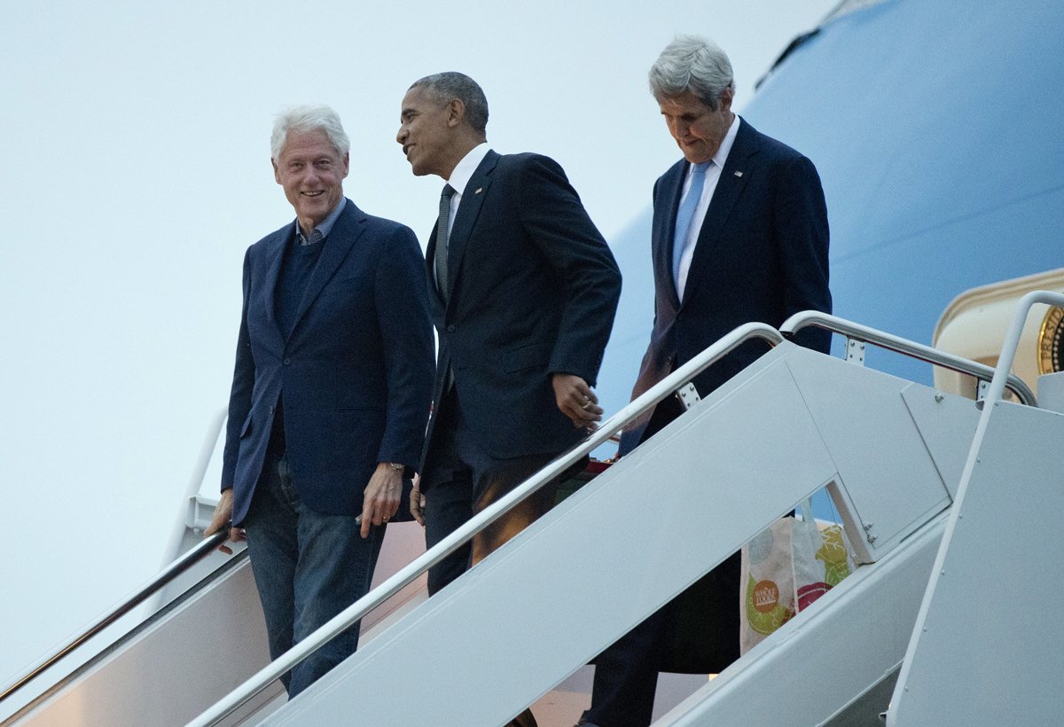 @POTUS Obama had to call @BillClinton to get on Air Force One —