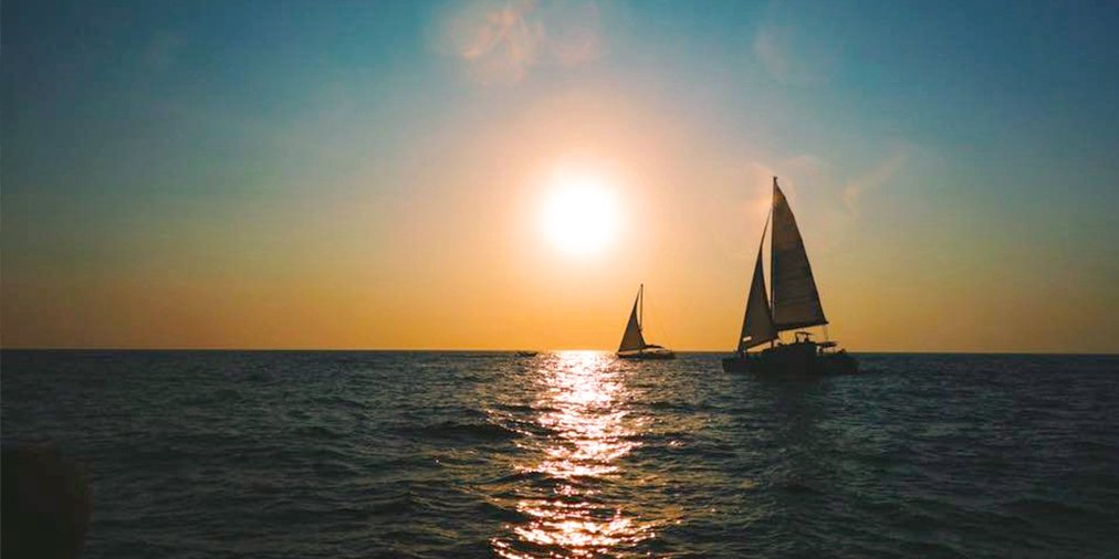 Tripadvisor's tweet image. Experience luxury on the island of #Santorini! Book a sailboat tour, visit a winery &amp;amp; more on TripAdvisor! tripadv.sr/2dg89ij