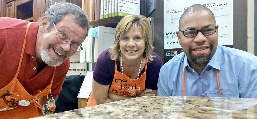 ISP veteran Larry Geis showing ropes to new guy Stan! <a href="/mica_kimberly/">Mica kimberly</a> @ @THDMBaker <a href="/THDinteriors/">Wally Smith</a>