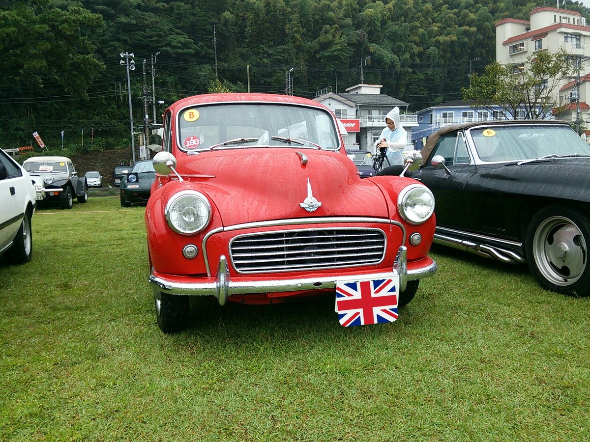 岡部澄夫 Twitterissa モーリス マイナー トラベラー 1959年式 イギリスのベストセラー大衆車のワゴンモデル ミニのトラベラーより上級だからかリアセクションが全部木製パネル カーゴスペースはフルフラットで木製レールまで 熱海ヒストリカgp16