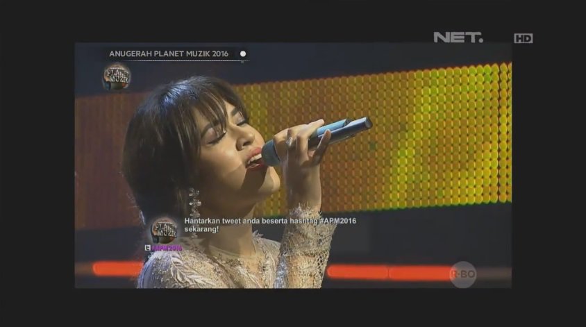 Tidak cukup sampai disitu, <a href="/raisa6690/">Raisa Andriana</a> juga ikut memeriahkan panggung Anugerah Planet Muzik 2016 #APM2016onNET
