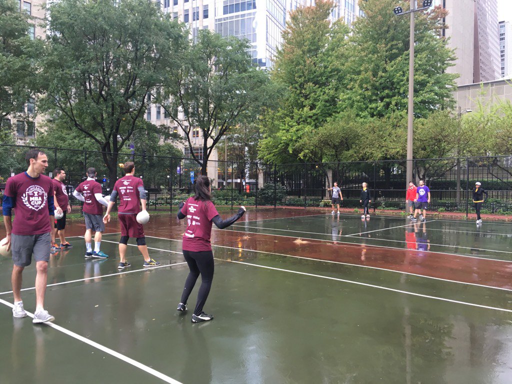 ChicagoBoothSAC's tweet photo. #MBACup: @BoothEveWknd vs. @KelloggSchool, @LoyolaQuinlan &amp; @DepaulMBA! to support @bigshoulderschi! #keeptheCup https://t.co/yBgKph2RRk
