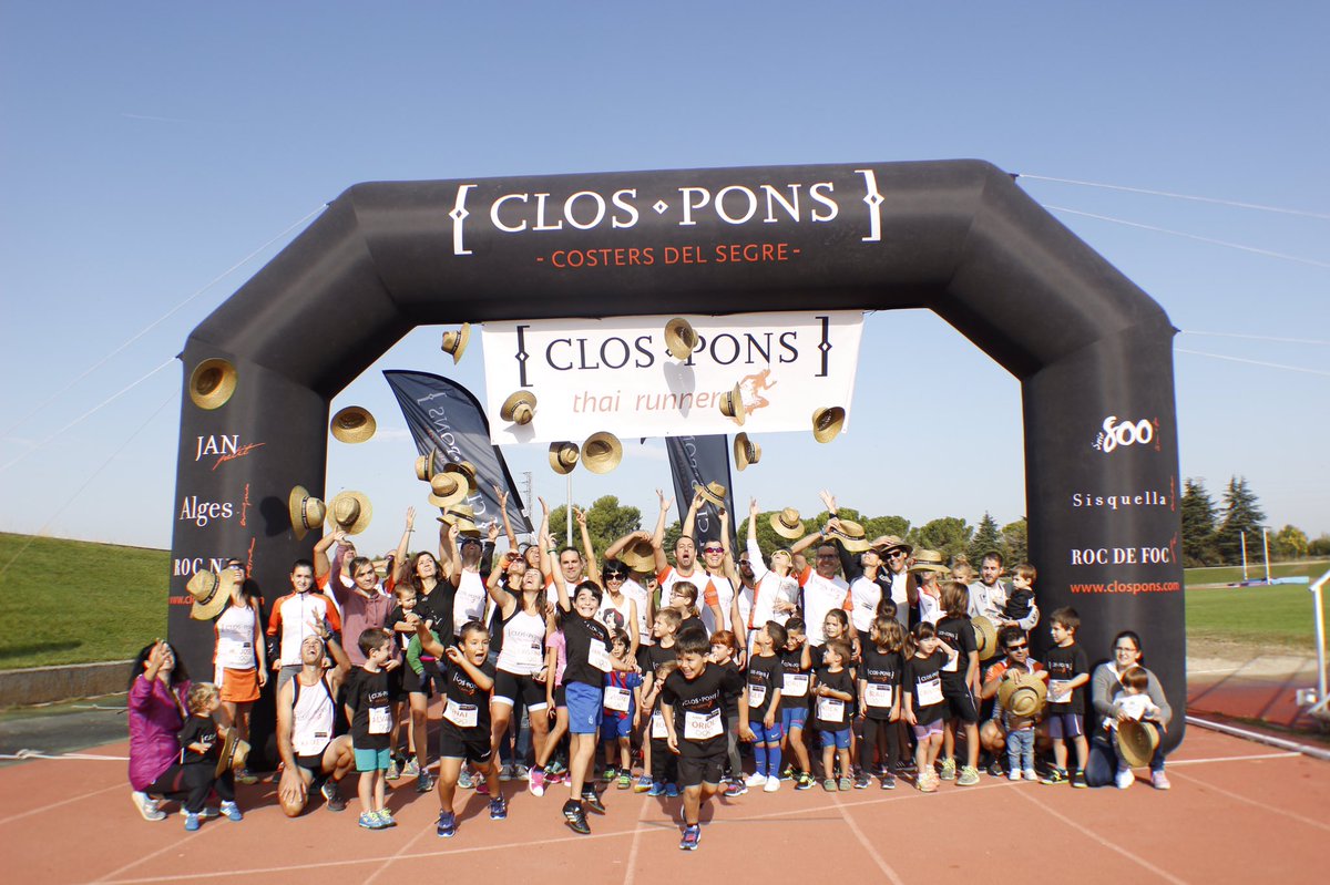 ClosPonsThaiRun's tweet photo. I JJOO Clos Pons Thai Runners. Atletisme en estat pur! @CellerClosPons https://t.co/QazRgYtePr