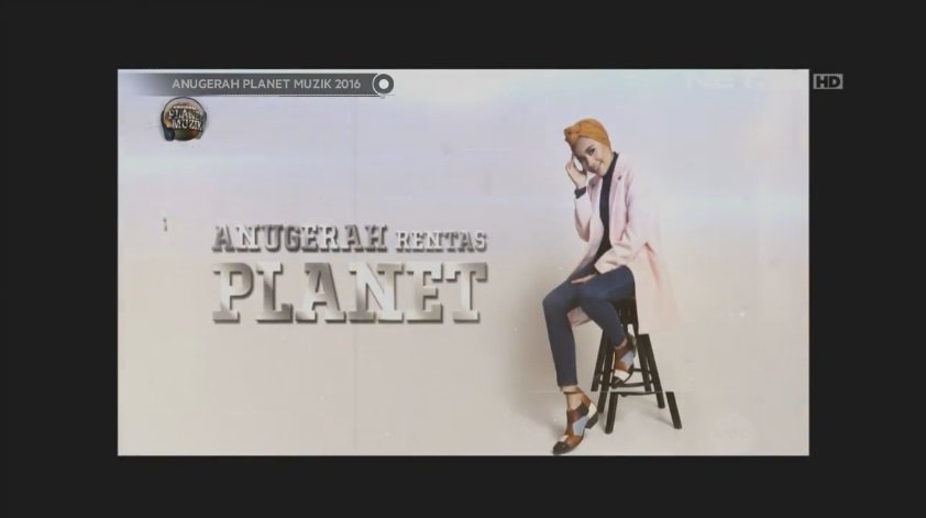 mdtvindonesia's tweet photo. Selamat untuk @yunamusic yang telah mendapat penghargaan Anugerah Rentas Planet. #APM2016onNET https://t.co/DnUFf3lpMz
