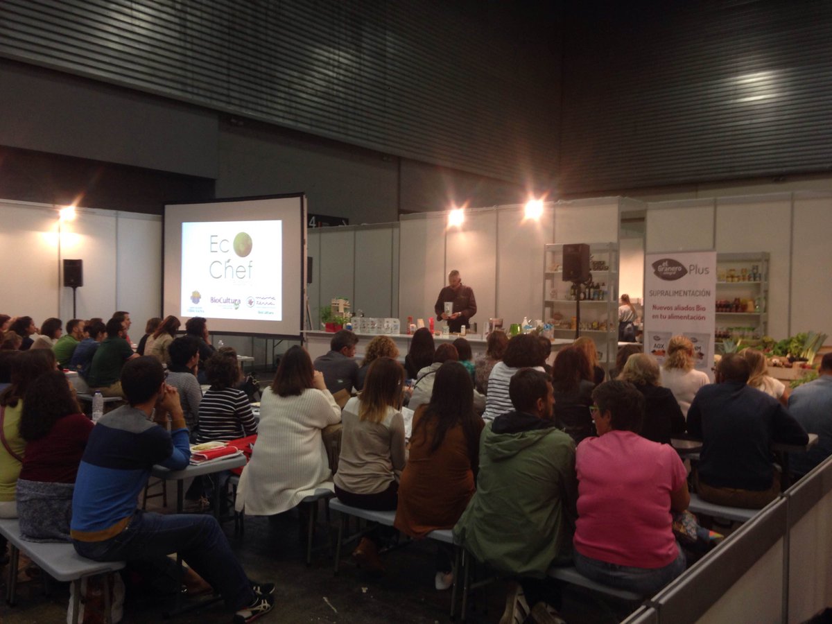 granerointegral's tweet photo. ¡Lleno! Éxito total con los #SupralimentosBio en nuestro show cooking celebrado esta tarde en #BioCulturaBilbao. https://t.co/Jdjkwq8aMp