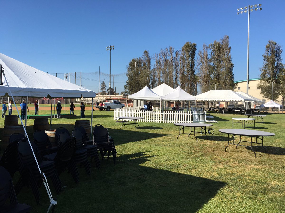grapes_grains's tweet photo. It's gonna be a beautiful day at @grapes_grains!! Setting up for you! https://t.co/1XKbyUJRQZ