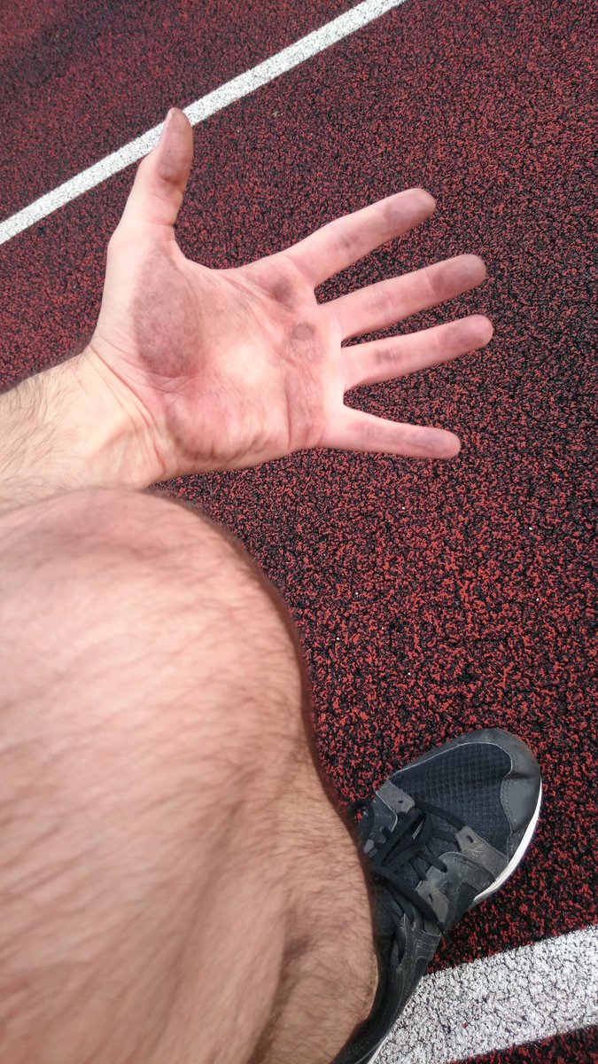 Cosmic_Spawn's tweet photo. It hurts so much! #Kentaurus #Freeletics https://t.co/qObu1TsM94