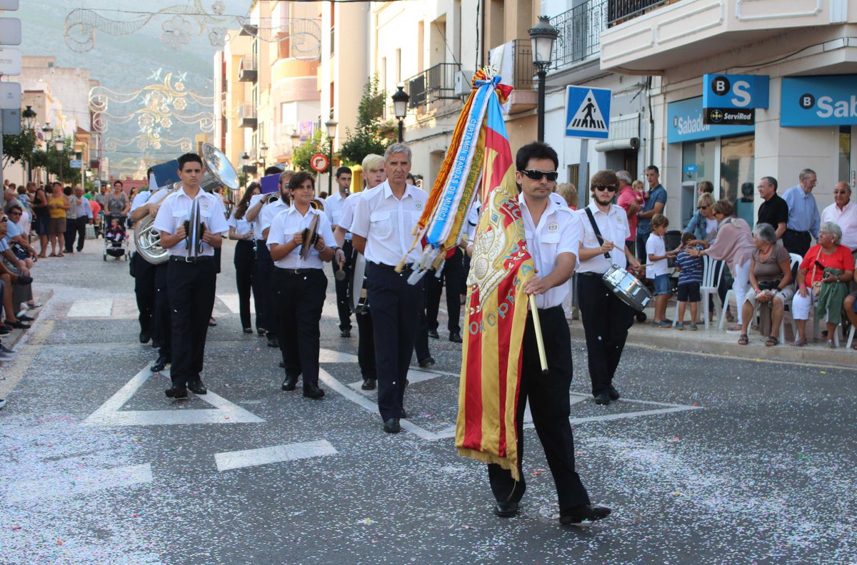 BandaOrpesa's tweet photo. La banda esta vesprada al Pregó de Festes! #somUMO @FSMCV @planalta https://t.co/Bch7yFz9Vw