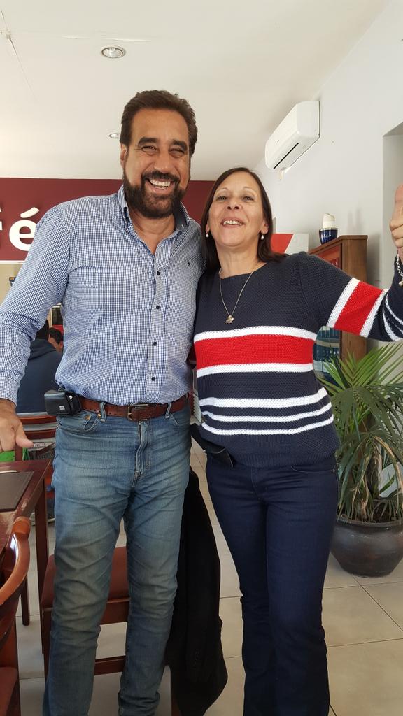 NancyParaduja's tweet photo. Arriba el Reencuentro de #Todos2016 @LuisLacallePou @PNACIONAL @Etoile Lacalle Pou Presidente! https://t.co/5bkWvAgxSY