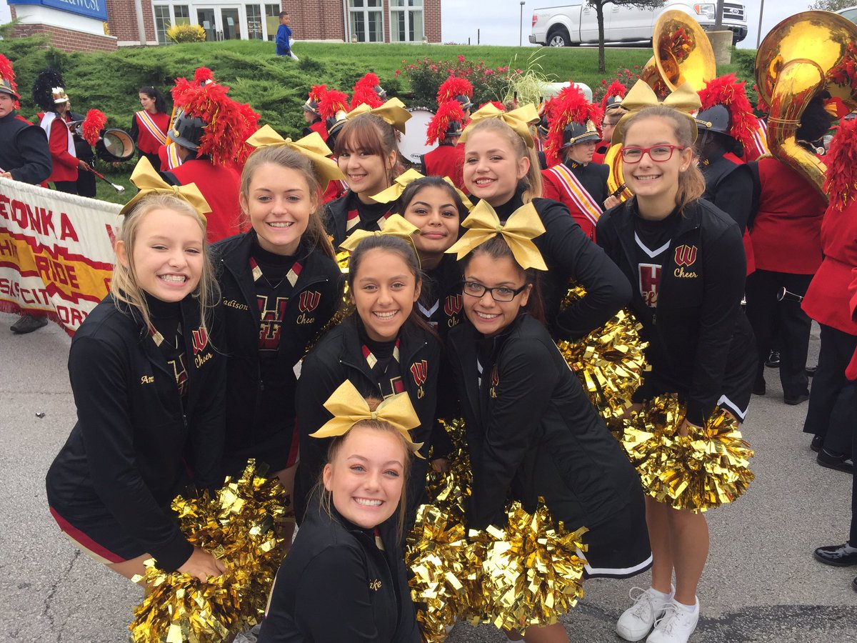 Coach_Baker_'s tweet photo. Great morning for the Gladfest Parade! ❤️💛👍🏽 https://t.co/HLhb4yuOJH