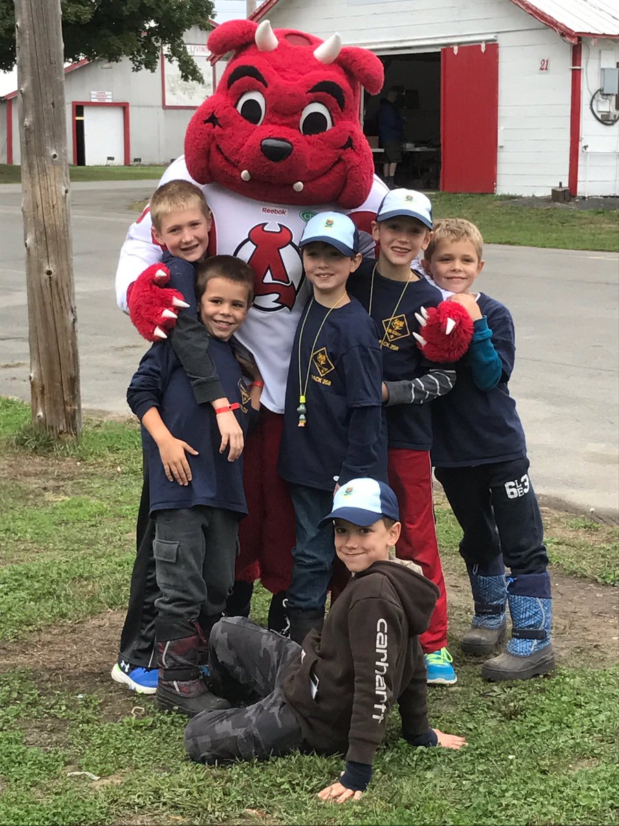 DevilDawg10's tweet photo. I had a great time today at the Twin Rivers Council 25th Anniversary Silver Jubilee! #UnitedInRed https://t.co/aFSycps5Ty