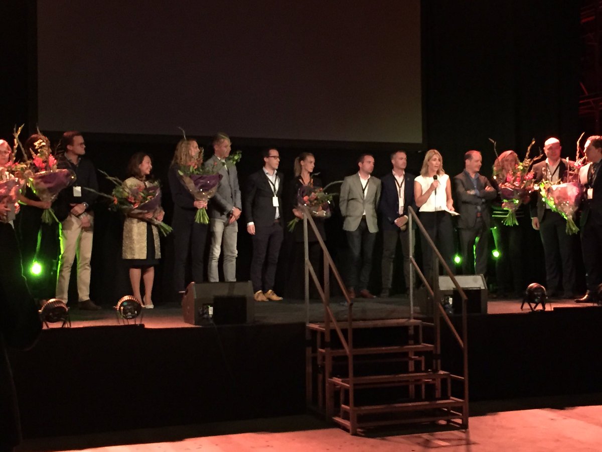 DorineHuybregts's tweet photo. @JM_Rotterdam en allen die dit geweldige congres georganiseerd hebben; wat ben ik trots op jullie! Indrukwekkend! 👍🏻😄😚#RE_INVENT https://t.co/GmI1kHaocm