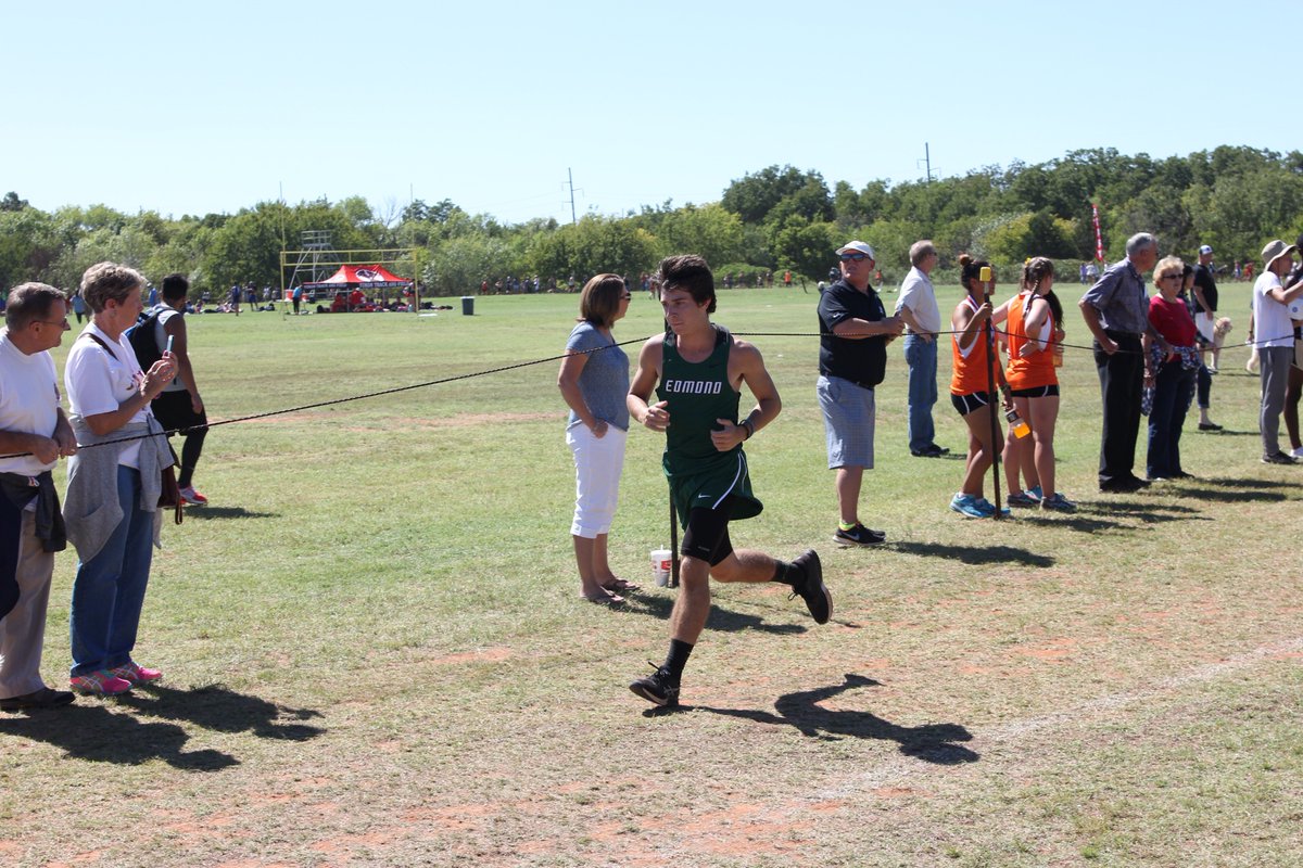 sFn_Alpha's tweet photo. Cross Country Pre-State, Go Wolves! #esfhs #wolves #protectthepack #crosscounrty #fitness https://t.co/vGTqXSxbaa