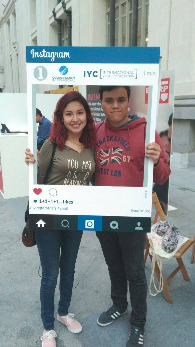 cooperacion's tweet photo. "Somos de Perú y vamos a estar en Madrid durante 1año y queremos hacer algo por los demás", gran entrega de los estudiantes #mswd2016 https://t.co/MUvvCbfCeT