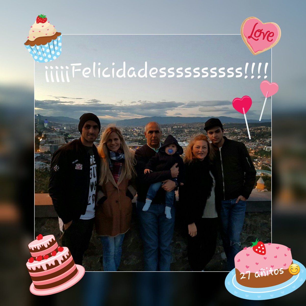 Juanfri_9's tweet photo. 27 cumpleaños en Georgia con la familia!! Muchas gracias por estar a mi lado sea donde sea. Os quiero ❤❤ https://t.co/U3NjGeuIP6