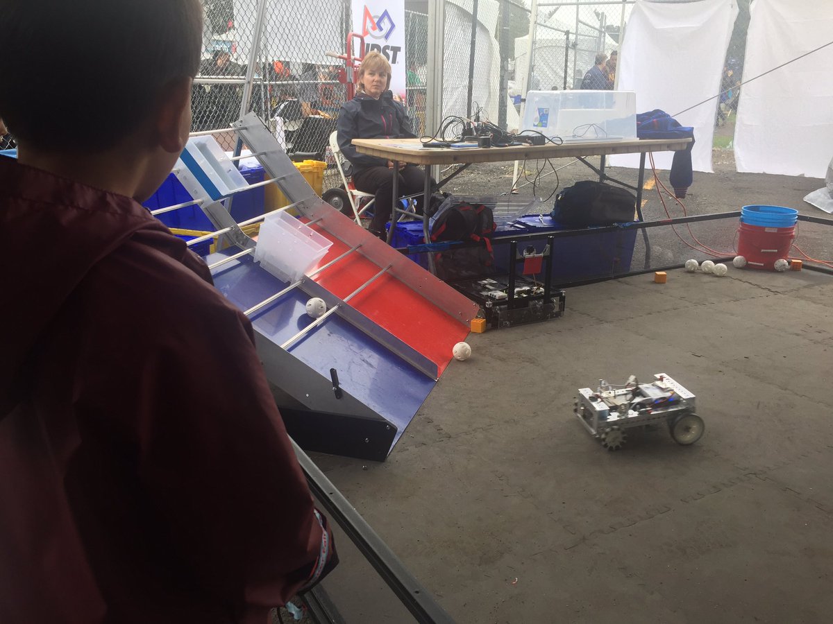 RACiarlante's tweet photo. #MakerFaire #NYCFirstRobotics https://t.co/Z4kUoeHHWW