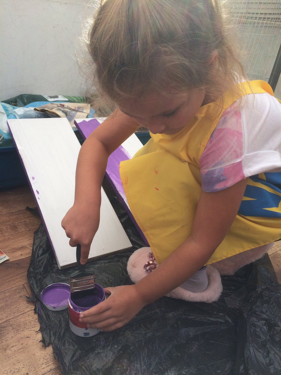Squidgeandme's tweet photo. Squidge made a total mess but had great fun!! #valspar https://t.co/qV131EAQFL