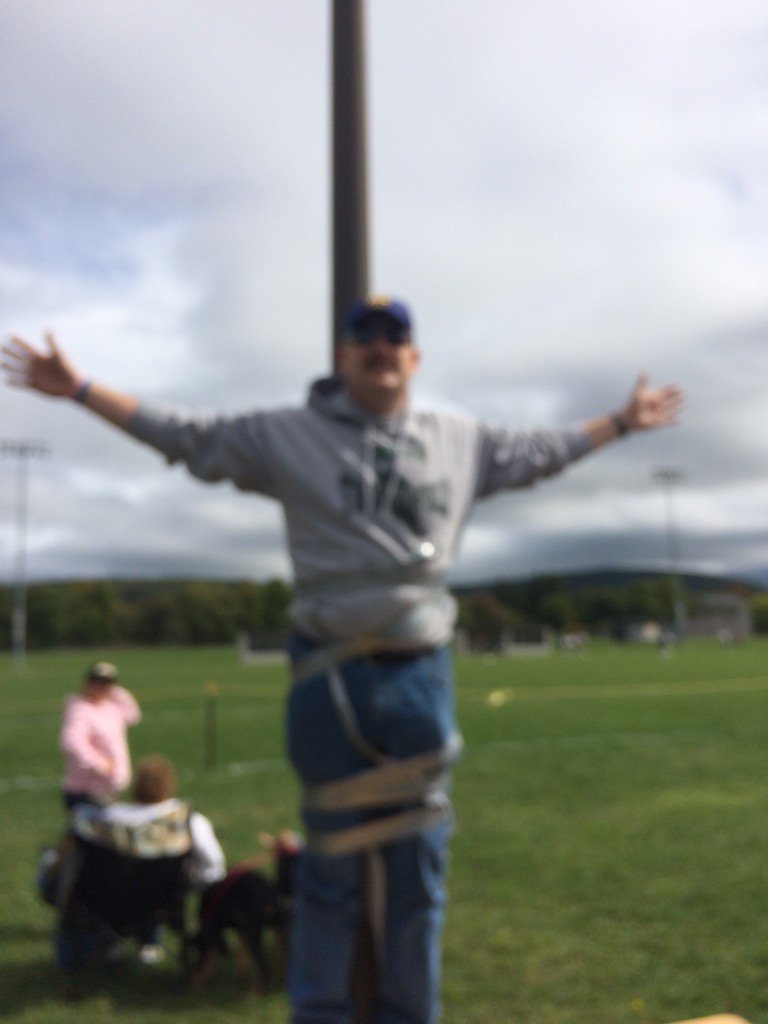 mcarls's tweet image. Getting better taping Mr. Dutt to the pole! @GenValleyNews Homecoming #GoGVCS