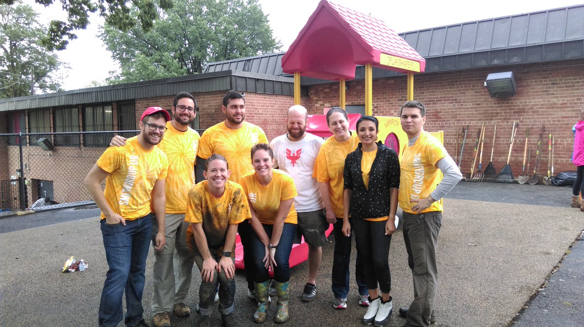 Val_bert's tweet photo. .@SmithGroupJJR showed their #buildcommunity spirit, even in the rain! #benningterrace @dcbia https://t.co/NsXAvW0glb