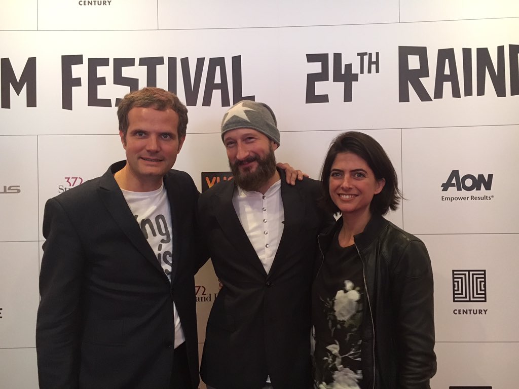 ffj_story's tweet photo. @ffj_story world premiere in London. Director and producers more than happy. #RDFF16 #SingThis #VivalaDiva https://t.co/XRkMOBPZf5