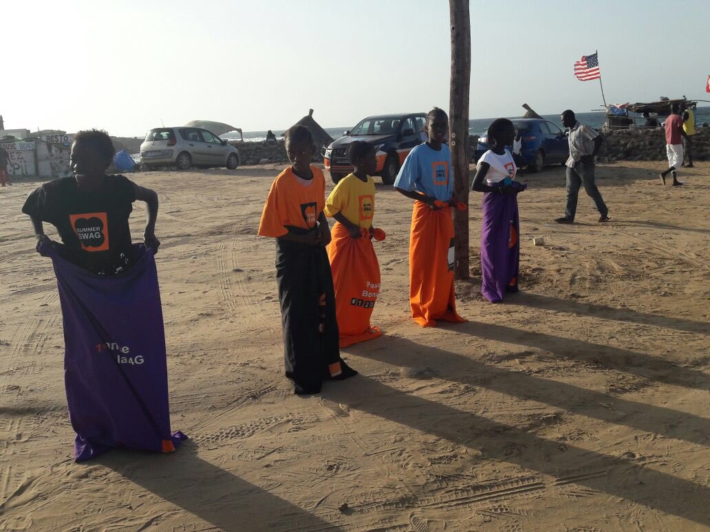 orange_sn's tweet photo. Ils sont prêts pour la course Run 4G !
#SummerSwag #BeachActions https://t.co/hmYpi7bGn4