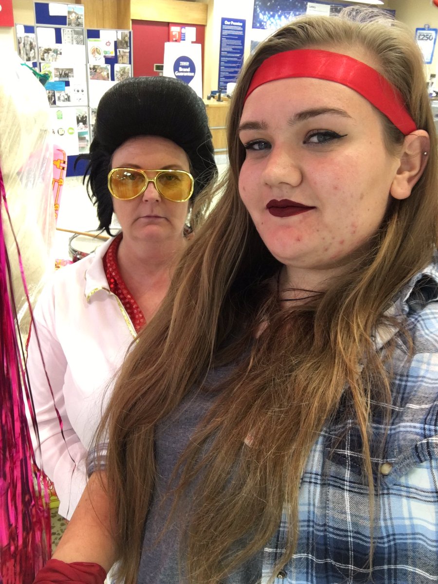 End of day two selfie with Elvis ✌🏻️ #rocktheshop <a href="/dicker_claire/">claire@loudwater</a> @RCFtescotweet @TashHammond