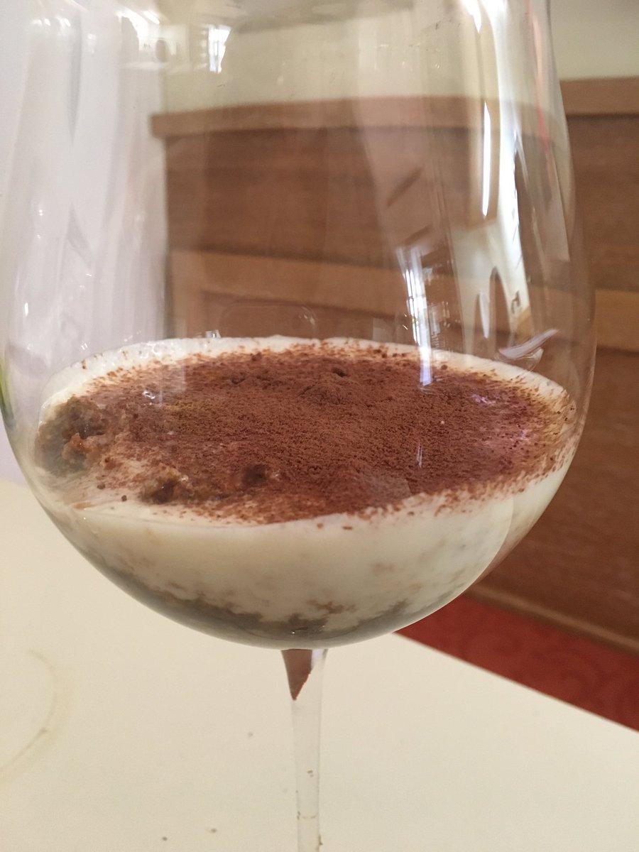 sipulina's tweet photo. Perché non mi si montano gli albumi?? 😩 #tiramisù #epicfail #naschifezza https://t.co/NiVqpdCKZQ