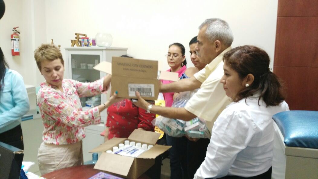 PoderAcapulco's tweet photo. RT Reconocimiento para el Voluntariado del Poder Judicial  Sin su apoyo todo sería más difícil #Iguala @zuraymaajuria  @VPjgro #FamiliaSanas https://t.co/vSkmQ0Tslh