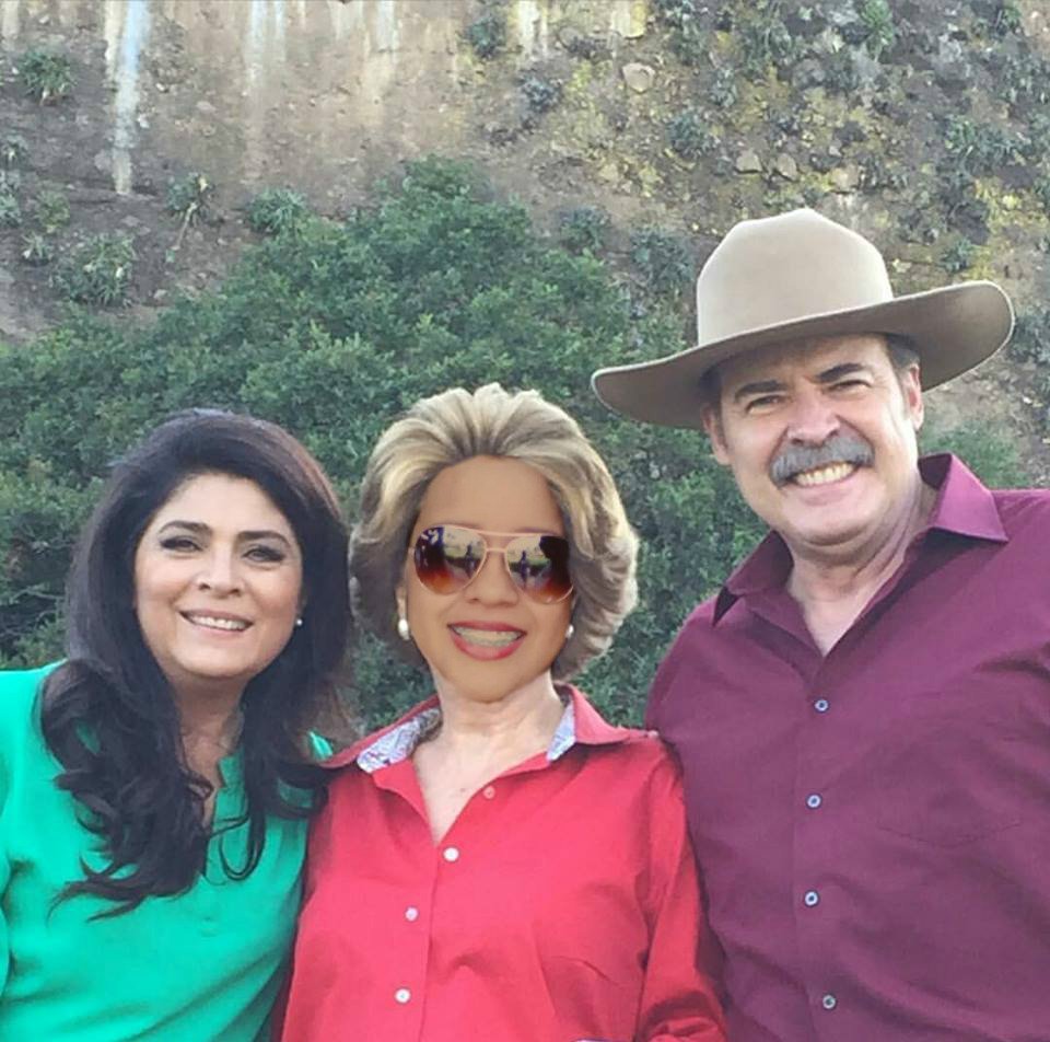 MemesVickyCesar's tweet photo. Recordando:
"Casual, aqui grabando Las Amazonas con mis amores" #VictoriaRuffo #NoEsPaint #Envidiosas

ok. no! 😂😂😂😂😂😂😂😂😂😂 https://t.co/rgFdXW2gpB
