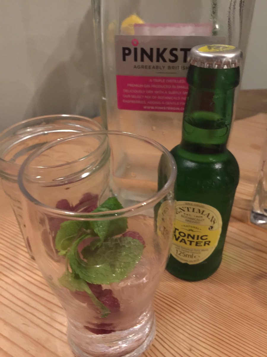 CJPullinger's tweet photo. Finishing off #6 @PinksterGin #spankthemint with raspberries and sugared doughnuts #greatnightout #gintasting #ginpairing https://t.co/MC9Hv55Oh9