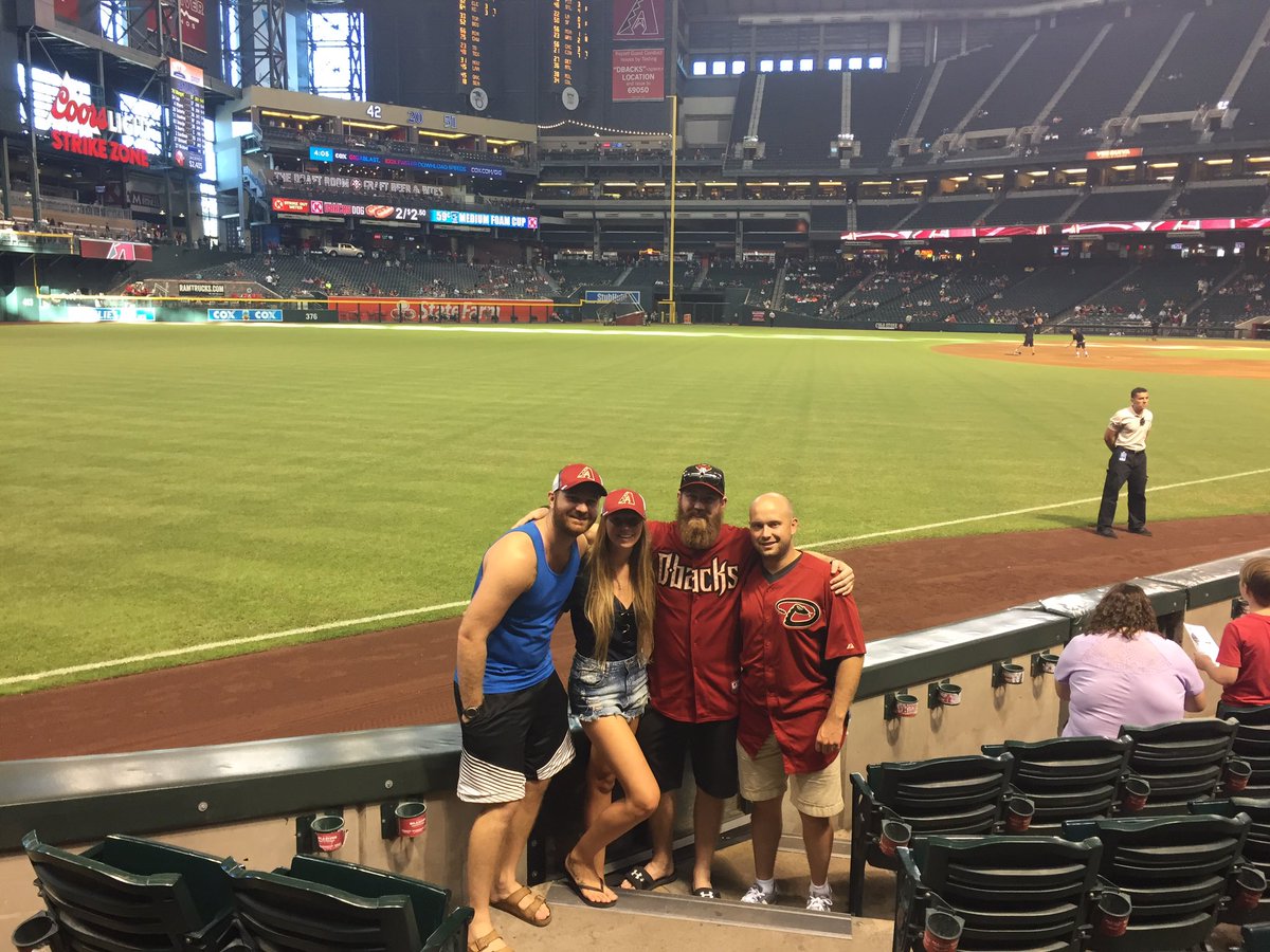 jamesacolumbus's tweet photo. Came all the way from Canada to watch our @Dbacks #GoDbacks #PartOfTheTeam https://t.co/HSWLWSPmQZ