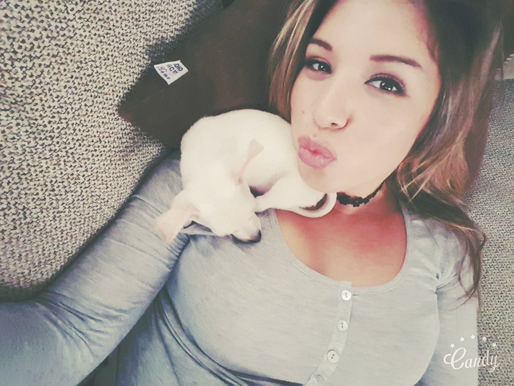 smariehdz_13's tweet photo. He likes to sleep on my shoulder! #nillo🐶💙 https://t.co/i8qPghHRJU