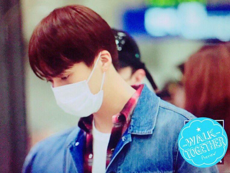 DW_walktogether's tweet photo. 161002 인공 입국 #동운 https://t.co/ZgnyR20E0j