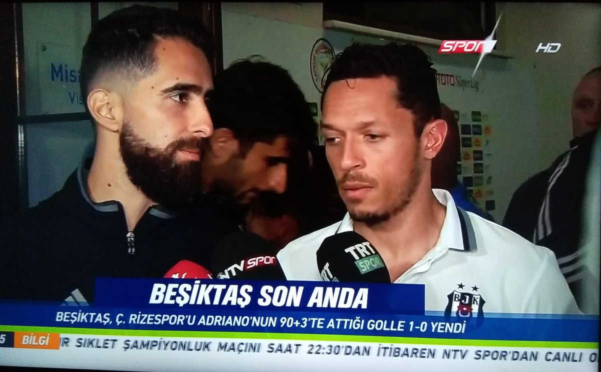 -Adriano: "........................"
-Tercüman: "Allah'a şükür kazandık" diyor, müthiş çeviri 😂