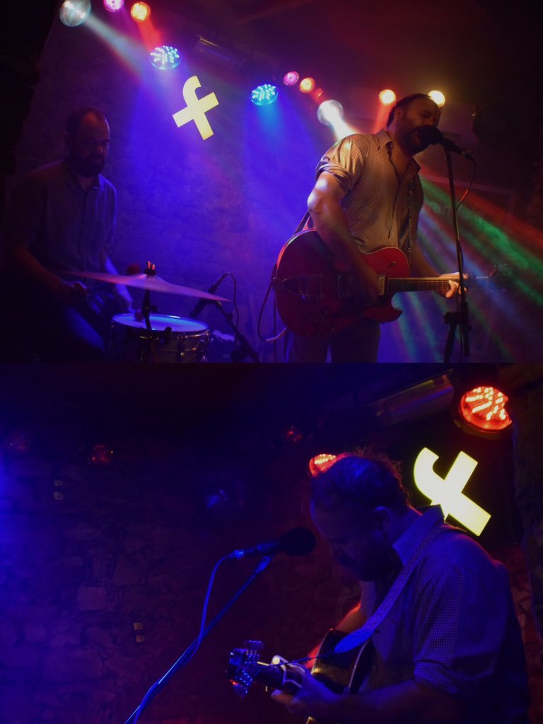 Precioso noche con <a href="/palmerasmith/">Palmera Smith</a> con <a href="/McEnroe_Banda/">McEnroe_Banda</a> <a href="/VientoSmith/">Viento Smith</a> <a href="/Subterfugerec/">Subterfuge Records</a> Sevilla y alrededores no os lo perdáis hoy! <a href="/FunClubSevilla/">FunClub Sevilla</a>