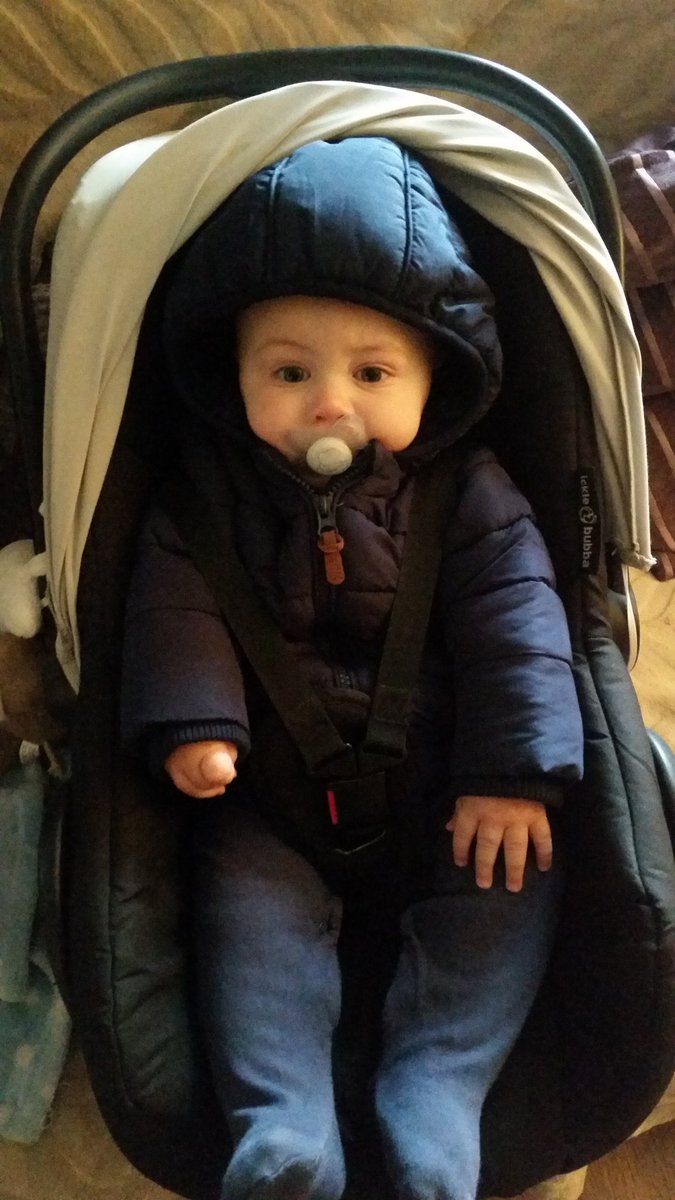 DowridgeNicky's tweet photo. @georgiie_porgie @jennybarlow14 thnx for looking after me today Aunty Jen &amp; Cousin George ❤💙 https://t.co/V5DbTv3BBG